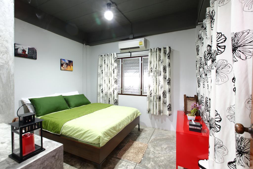 Mon Lodge & Yoga Donmueang バンコク都 部屋 写真