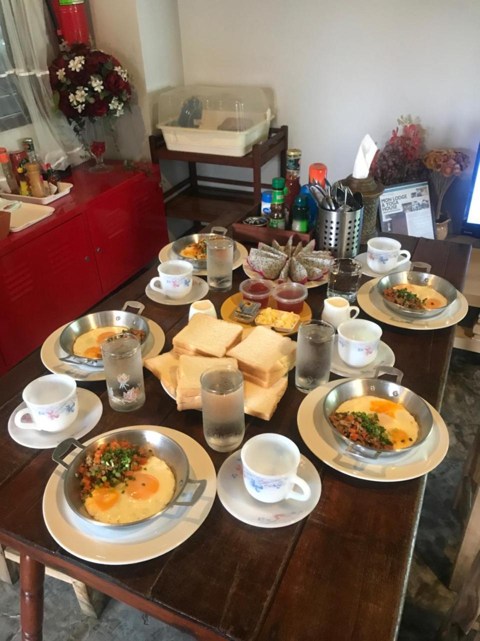 Mon Lodge & Yoga Donmueang バンコク都 エクステリア 写真